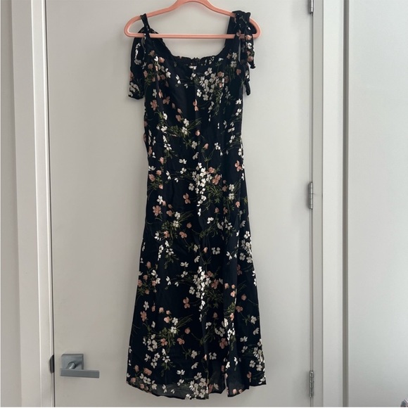 Reformation dress - Picture 4 of 8